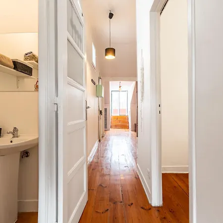 Third Floor At Graca Neighbourhood Appartamento